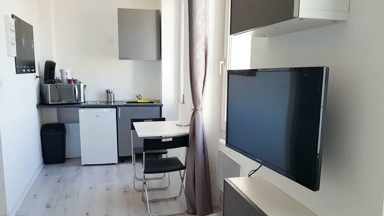 La Plus Belle De Main Marseille 0*,